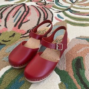 Lotta from Stockholm Red Clog